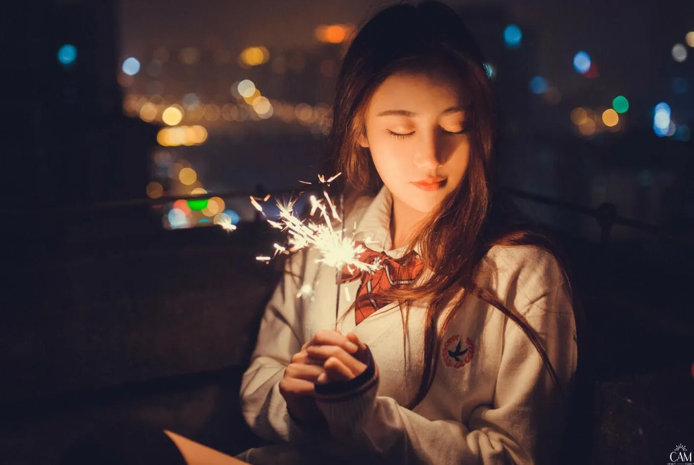 Concept chụp ảnh sinh nhật lung linh trong đêm