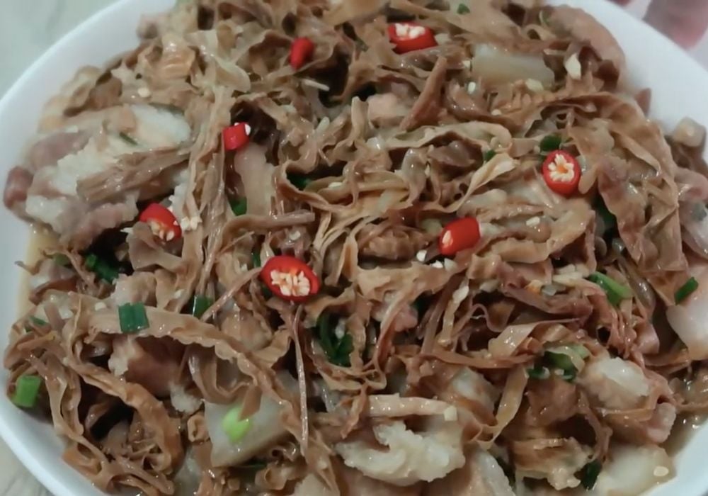 Món thịt ba chỉ xào măng khô