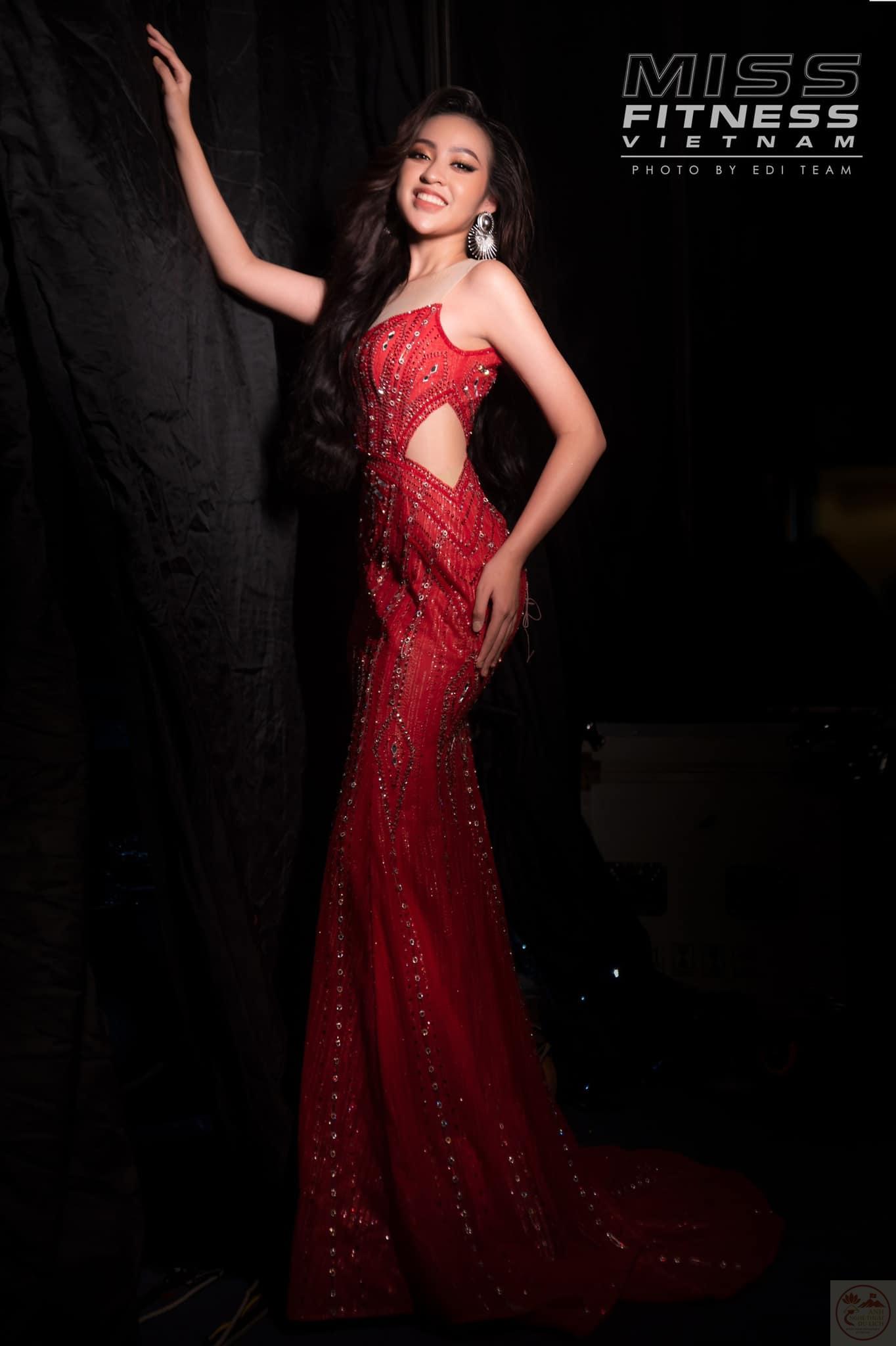 Fan ấn tượng với sự tự tin toát ra từ nụ cười của hot girl