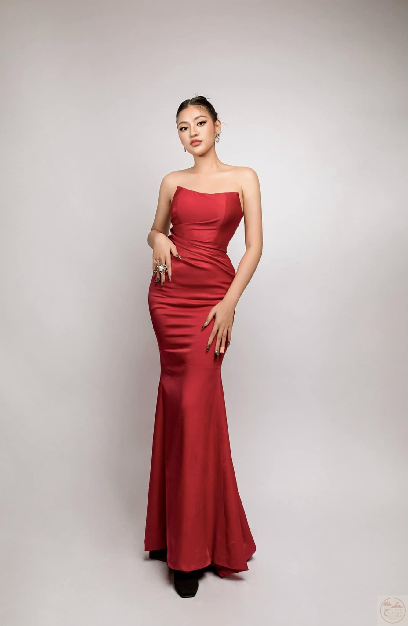 Người đẹp trẻ trung thu hút hàng nghìn lượt tương tác mỗi ngày