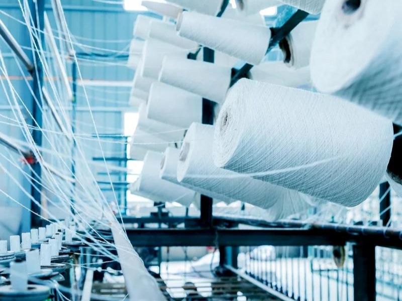 Vải sợi hóa học được sản xuất từ đâu?