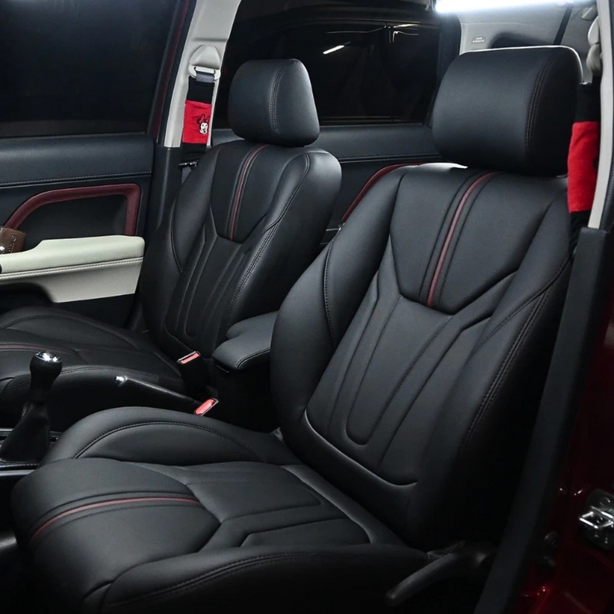 Nội thất da màu đen đem lại vẻ sang trọng