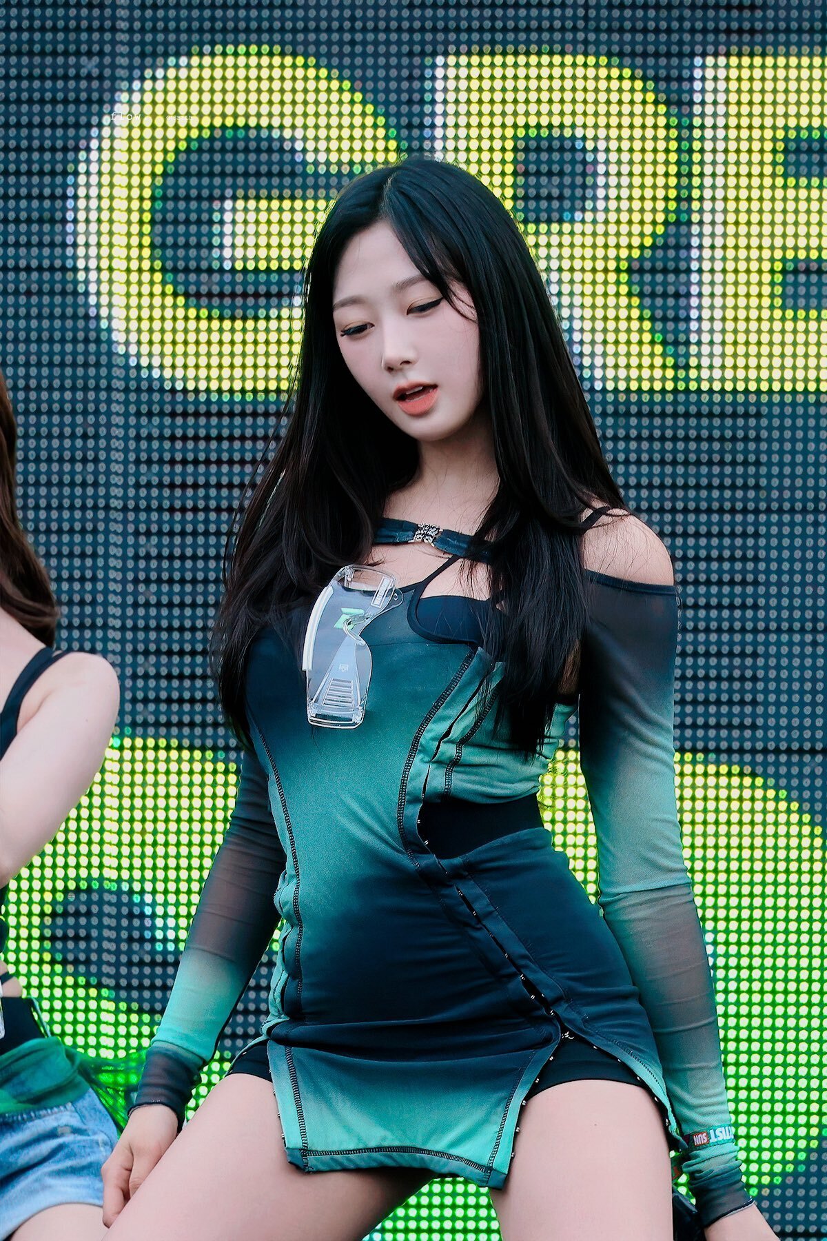 nguoi dep 2k khoe vu dao uot dam duoi nuoc khien fan viet see tinh 4