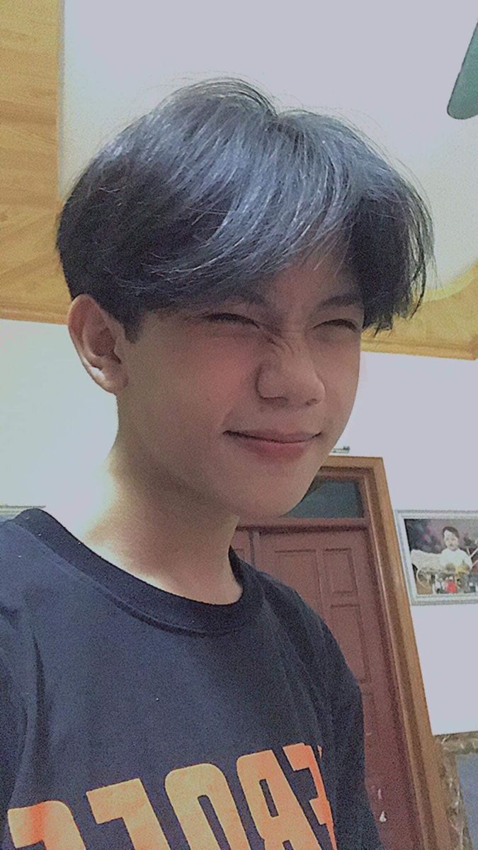 Một loạt ảnh trai 2k7 gây chú ý khi được chia sẻ khắp nơi trên mạng xã hội