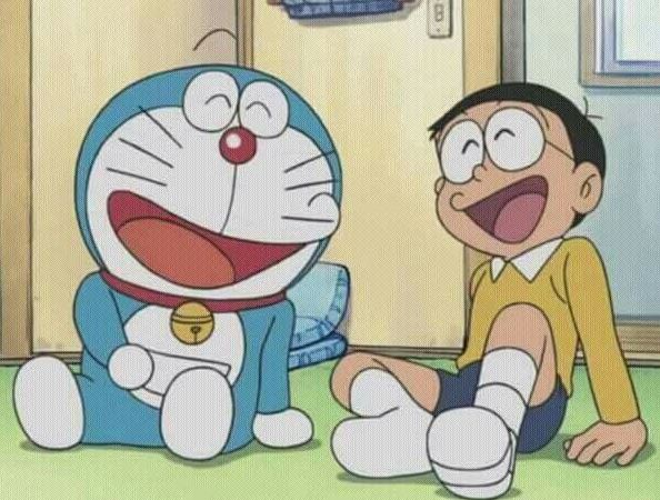 Ảnh Doraemon và Nobita cười té ghế trong phòng