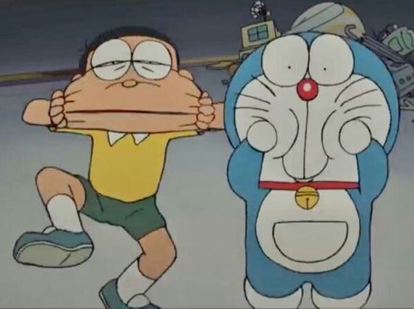 Doraemon và Nobita thi nhau làm mặt lố