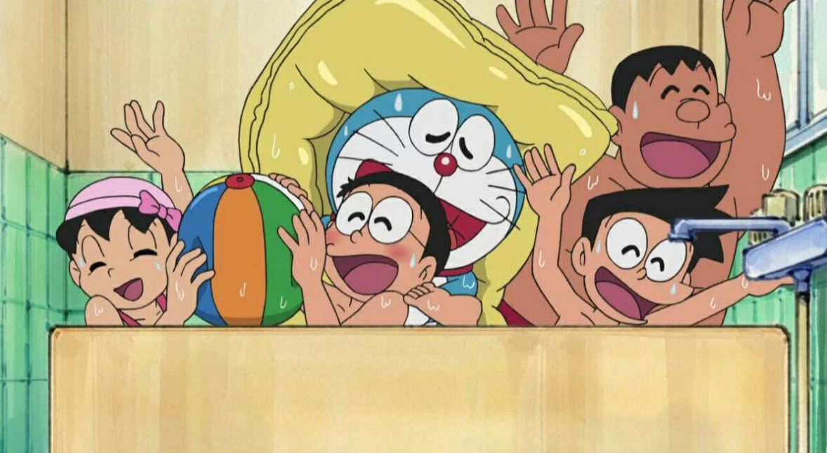 Doraemon cùng bạn bè tắm vui nhộn trong phòng tắm