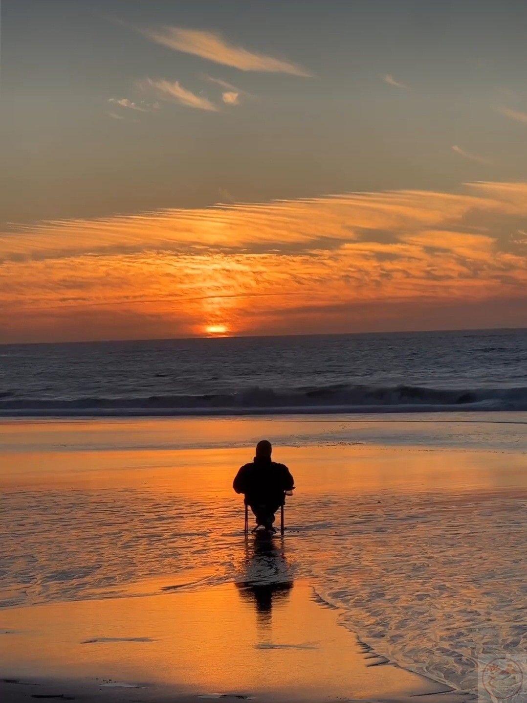 Thật khó nói thành lời khi cô đơn trở thành bạn đồng hành thầm lặng