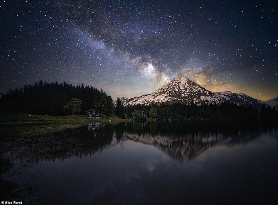 Mê hoặc với bộ ảnh lãng mạn về bầu trời lấp lánh sao đêm ở châu Âu - 4