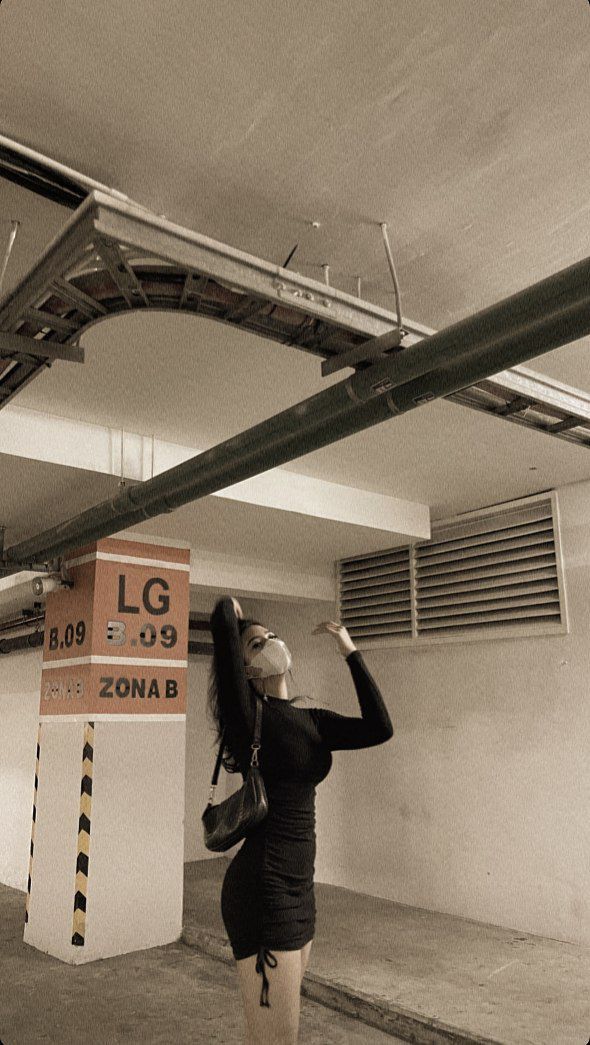 Ảnh mặc váy ngắn che mặt cực đẹp