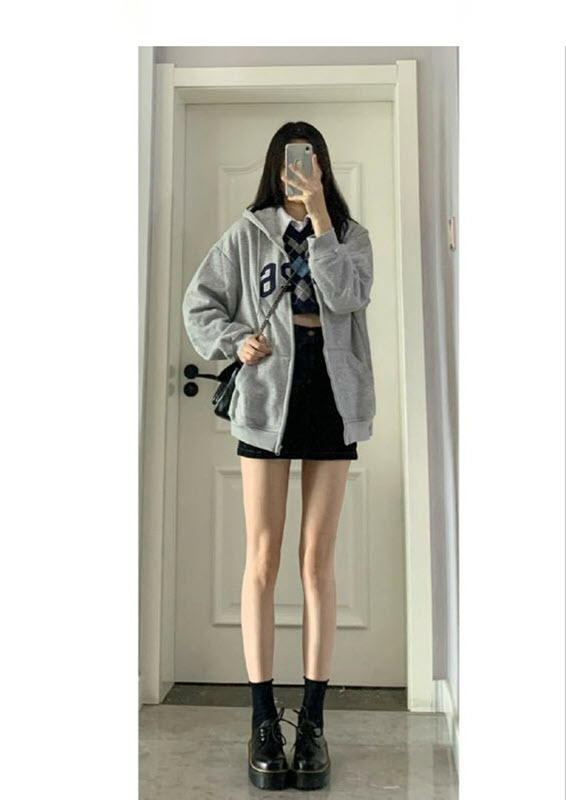 Hình ảnh đẹp về gái xinh mặc váy ngắn che mặt