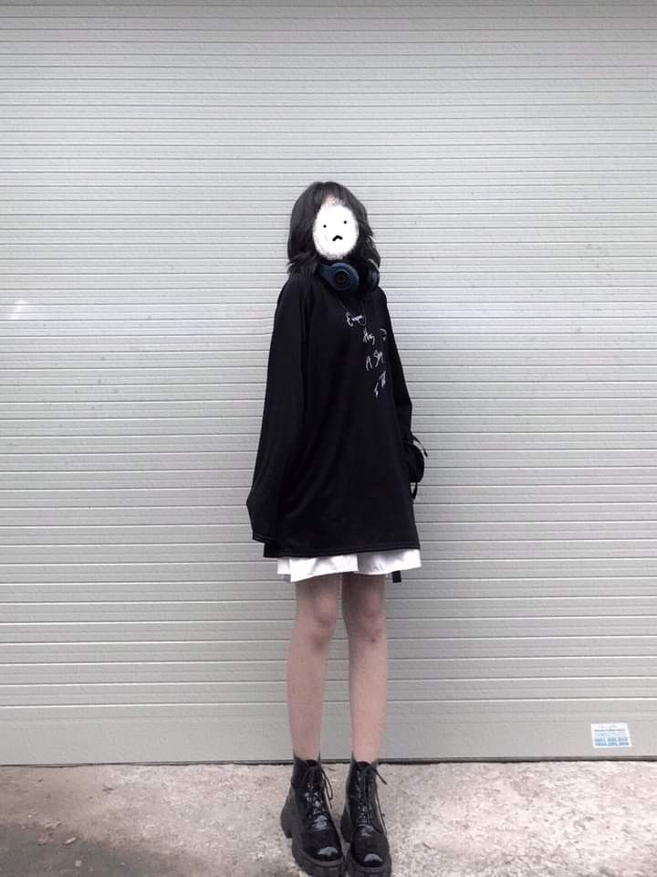 Hình ảnh mặc váy ngắn che mặt đẹp