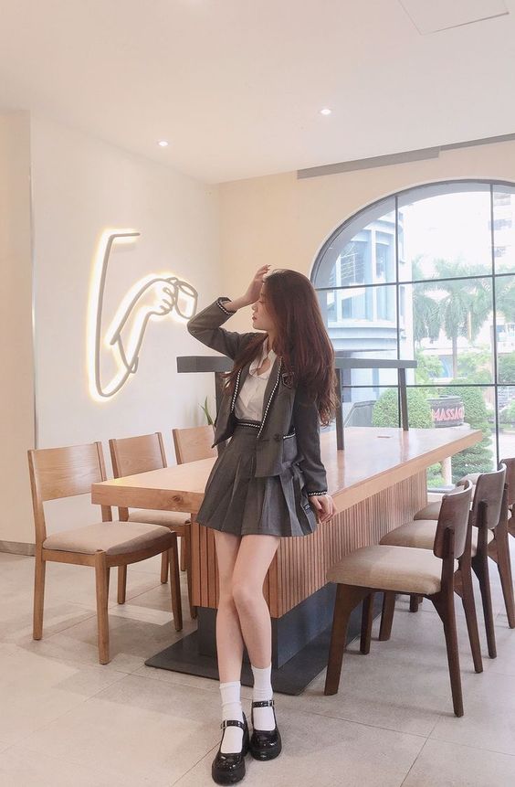 Mặc váy ngắn che mặt đẹp nhất