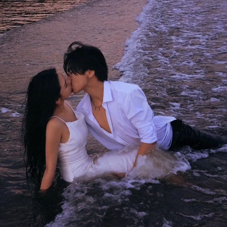 Ảnh đôi ở biển luôn mang theo chút dịu dàng