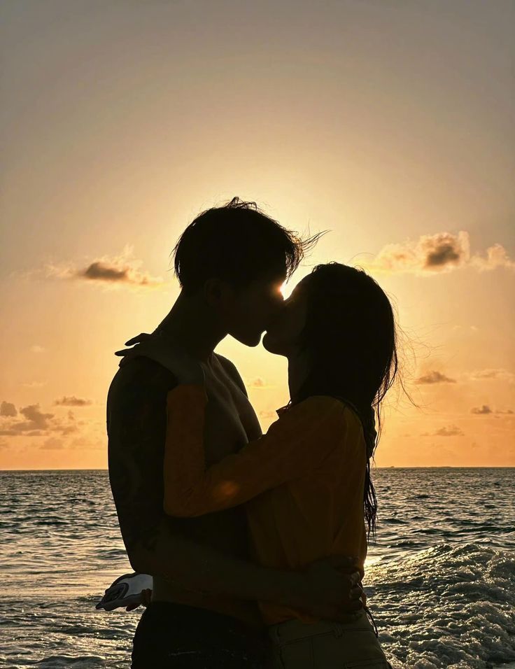 Ảnh đôi trên biển là nhật ký không lời