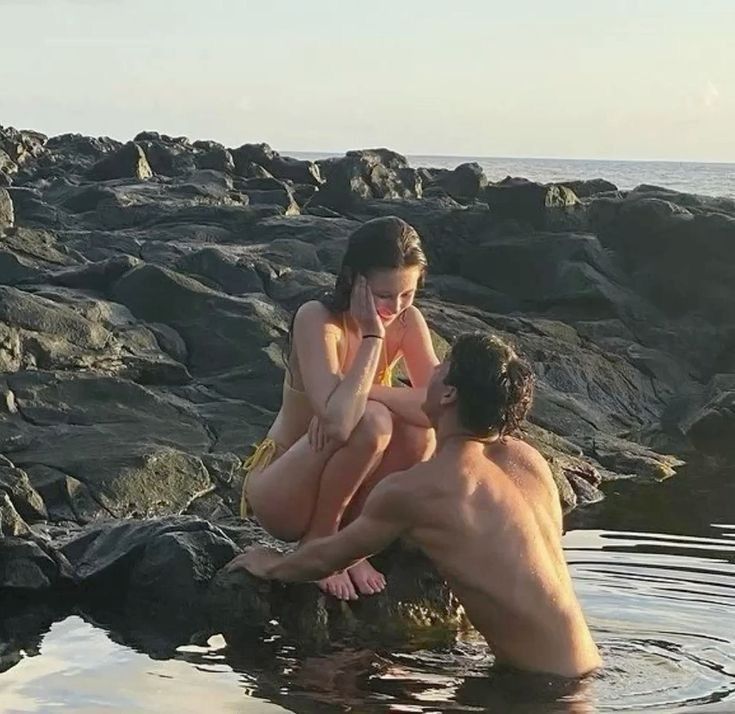 Không gian biển là điểm tựa cho những yêu thương