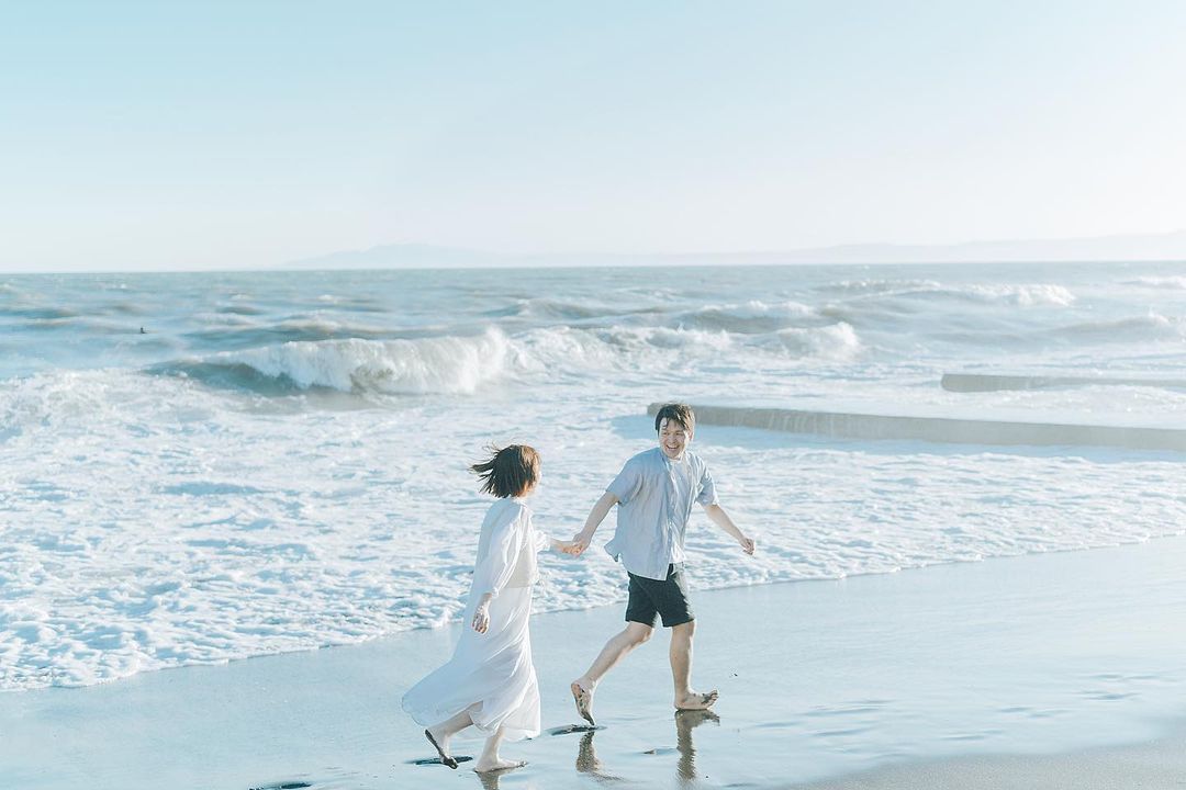 Lặng lẽ cùng nhau, biển là người chứng kiến