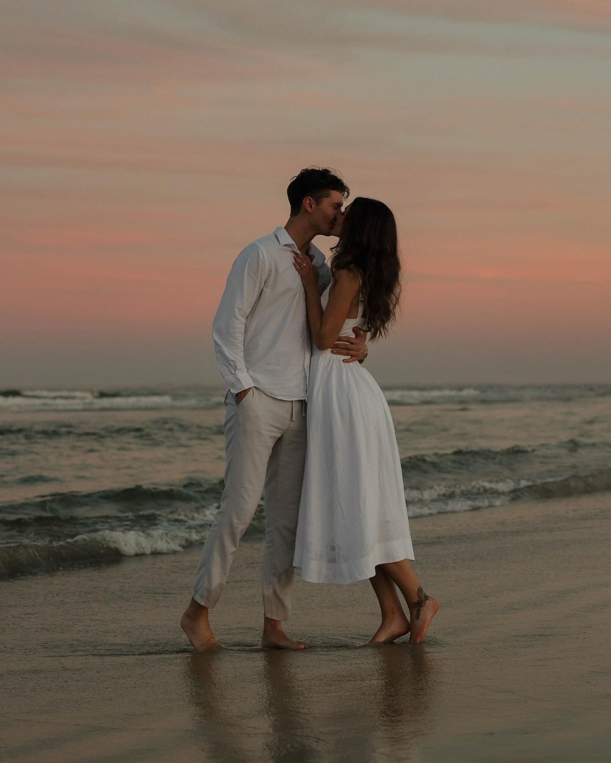 Những bức ảnh đôi ở biển luôn thật tình