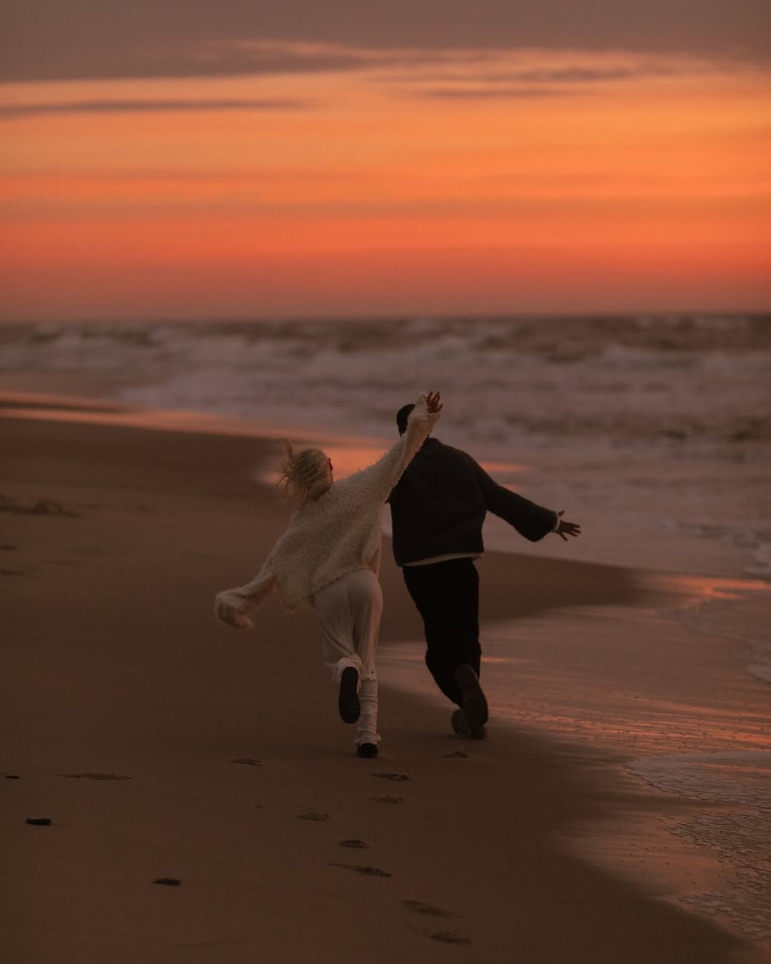 Chỉ cần có biển và có nhau là nên ảnh