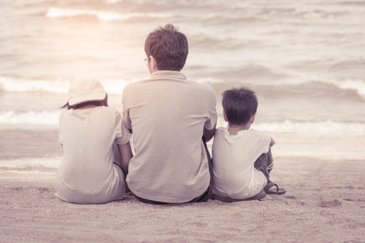 Hạnh phúc nhìn từ phía sau