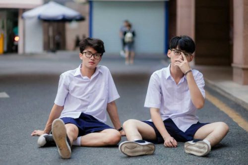 cách tạo dáng chụp ảnh cho học sinh nam