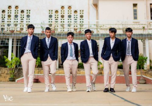 cách tạo dáng chụp ảnh cho học sinh nam