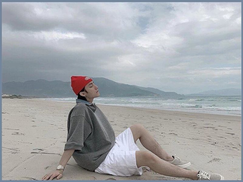 cách tạo dáng ở biển cho nam