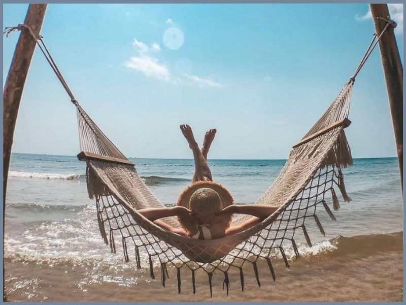 tạo dáng ở biển cho nam