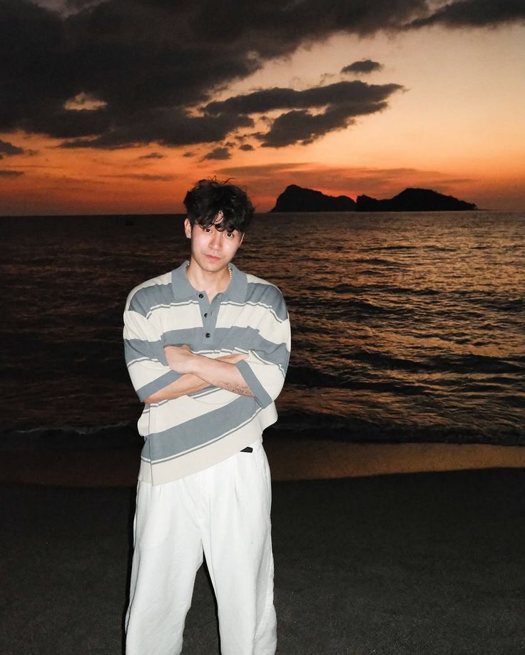 Đứng im một chút, biển sẽ kể chuyện