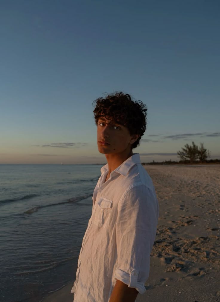 Đôi khi, chỉ cần nghe tiếng sóng là thấy đủ