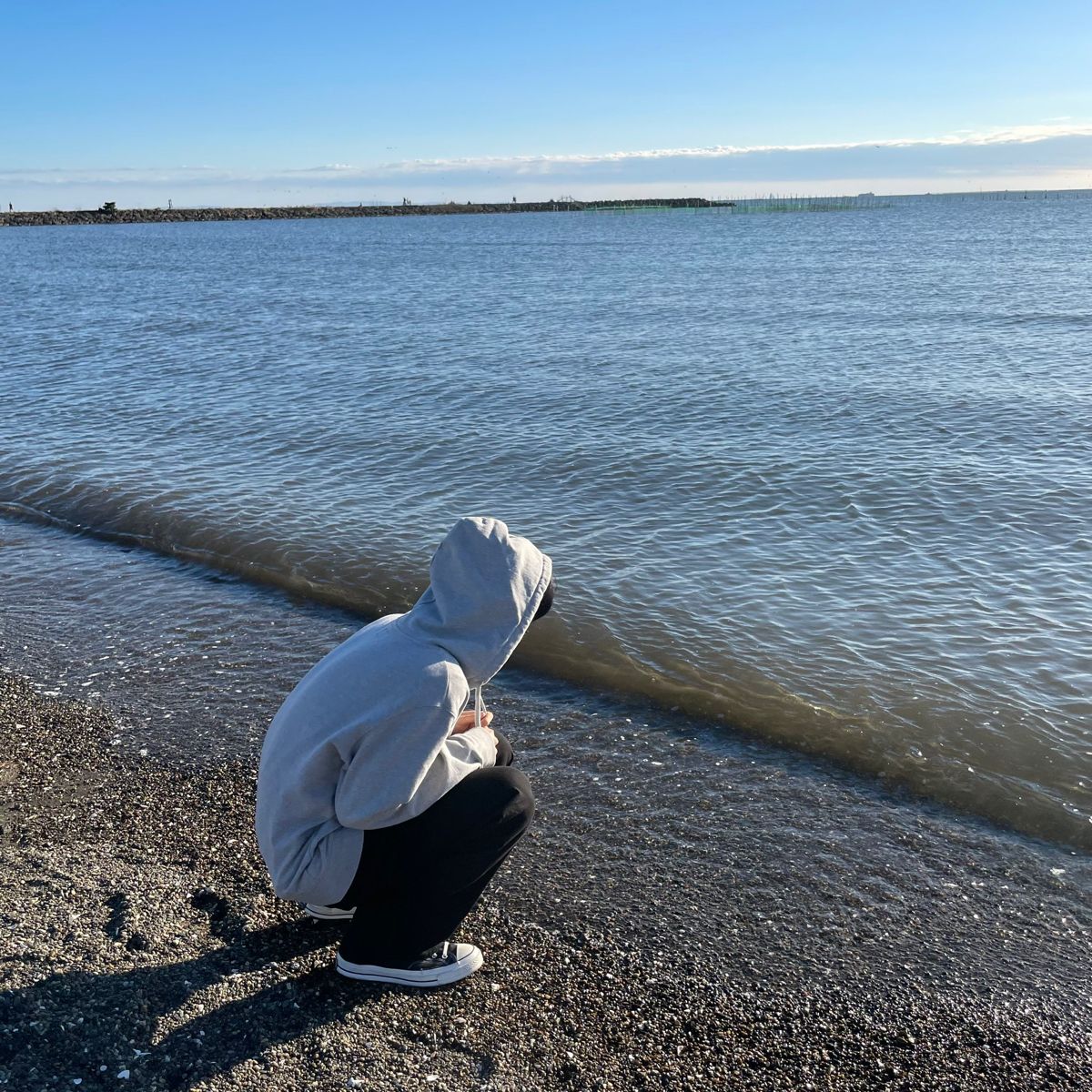 Biển chẳng đợi ai, nhưng vẫn dịu dàng