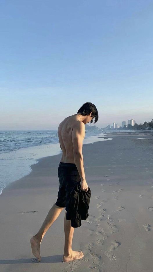 Bước đi chậm rãi không cần ai