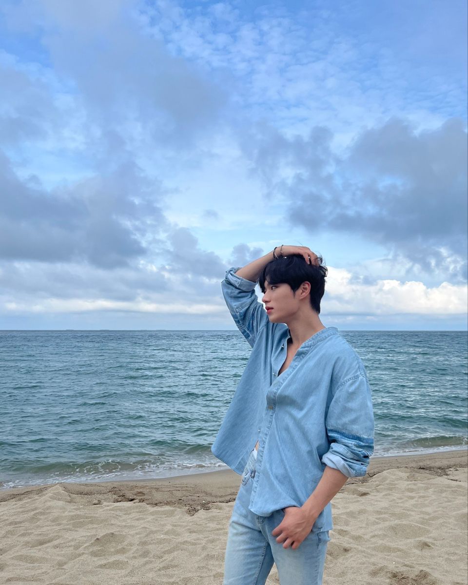 Cát lún dưới chân, dáng vẫn chill