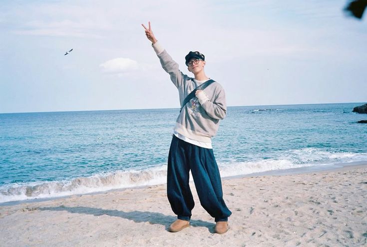 Góc chụp từ dưới lên sẽ kéo dài chân