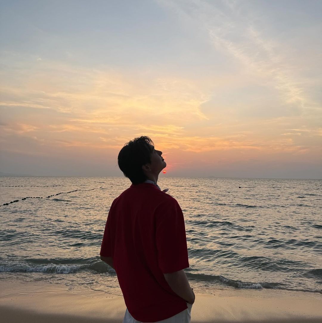 Gió lùa vào áo như thơ bay