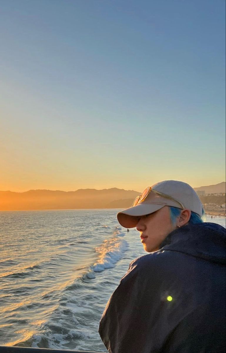 Đứng trước biển, mọi suy nghĩ bay đi