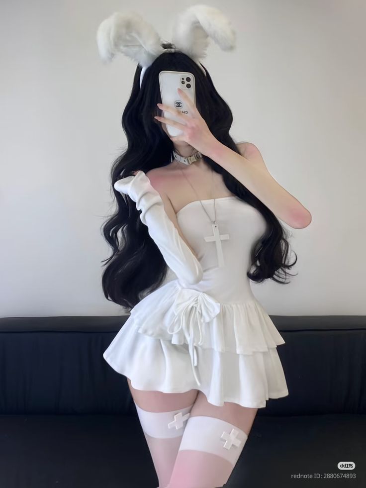 Hình ảnh váy ngắn toát lên thần thái cuốn hút của gái xinh