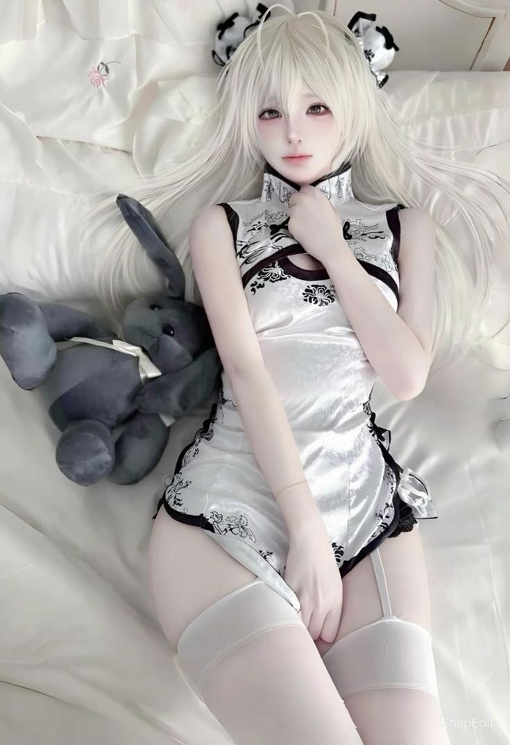 Váy ngắn giúp gái xinh tỏa sáng trong mọi khoảnh khắc