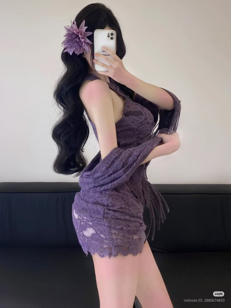 Gái mặc váy ngắn mang lại sự tươi trẻ và năng động