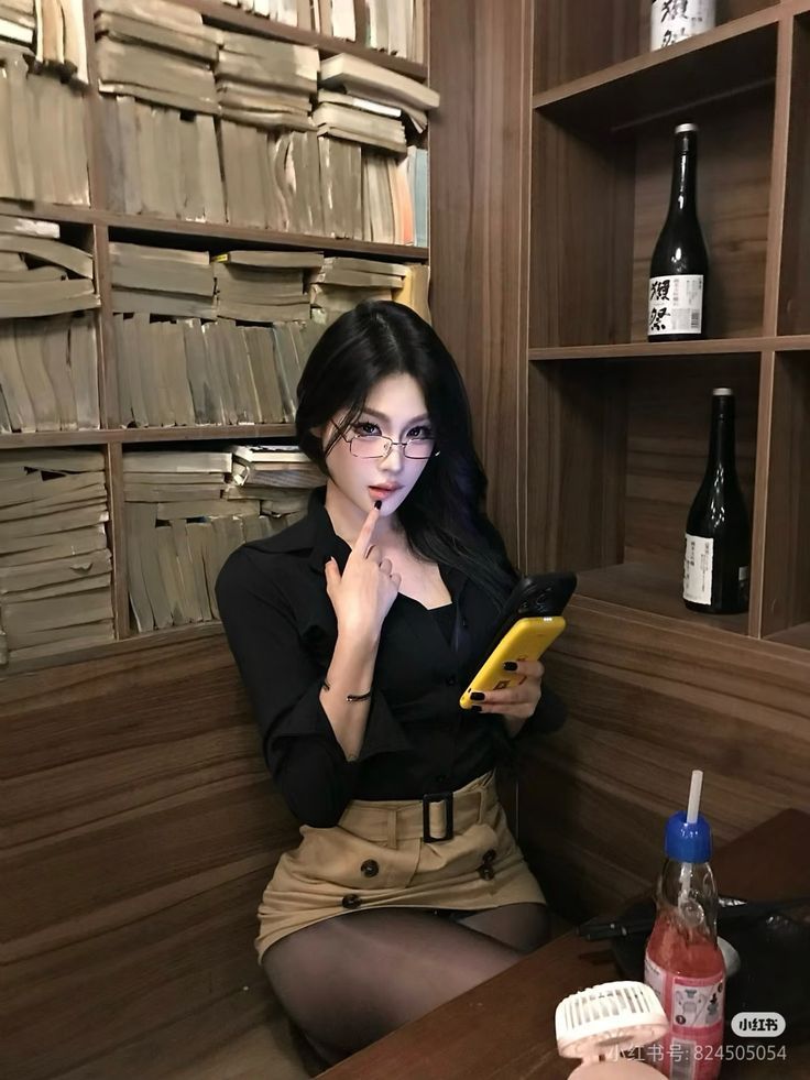 Váy ngắn giúp thể hiện nét đẹp hiện đại trong từng khoảnh khắc