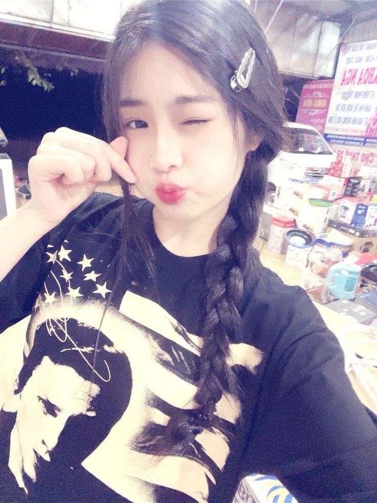 net-ngay-tho-trong-sang-trong-anh-gai-xinh-lop-10-that-noi-bat