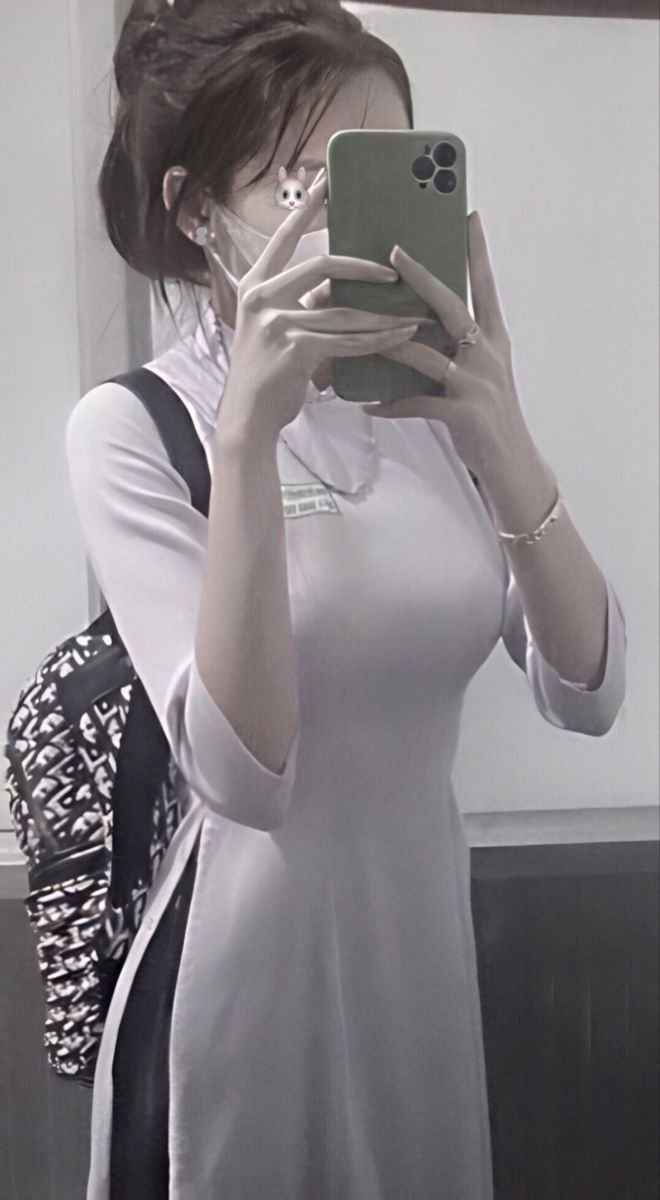 Vẻ đẹp nhẹ nhàng trong sáng trong ảnh gái xinh cấp 3 thật đáng nhớ