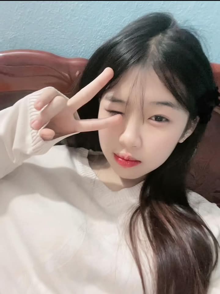 Nét ngọt ngào trong ảnh gái xinh 2k6 khiến người xem xao động mãi không thôi