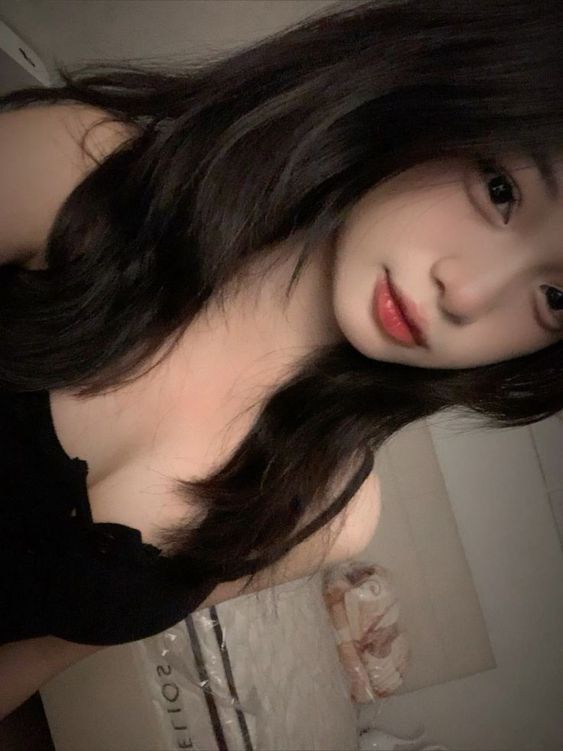 Sự trong sáng trẻ trung trong ảnh gái xinh 2k6 khiến khung hình nổi bật