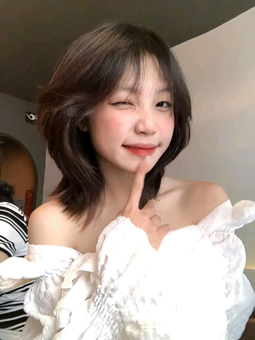 Vẻ đẹp hồn nhiên ngọt ngào trong ảnh gái xinh 2k6 khiến ai cũng thích thú