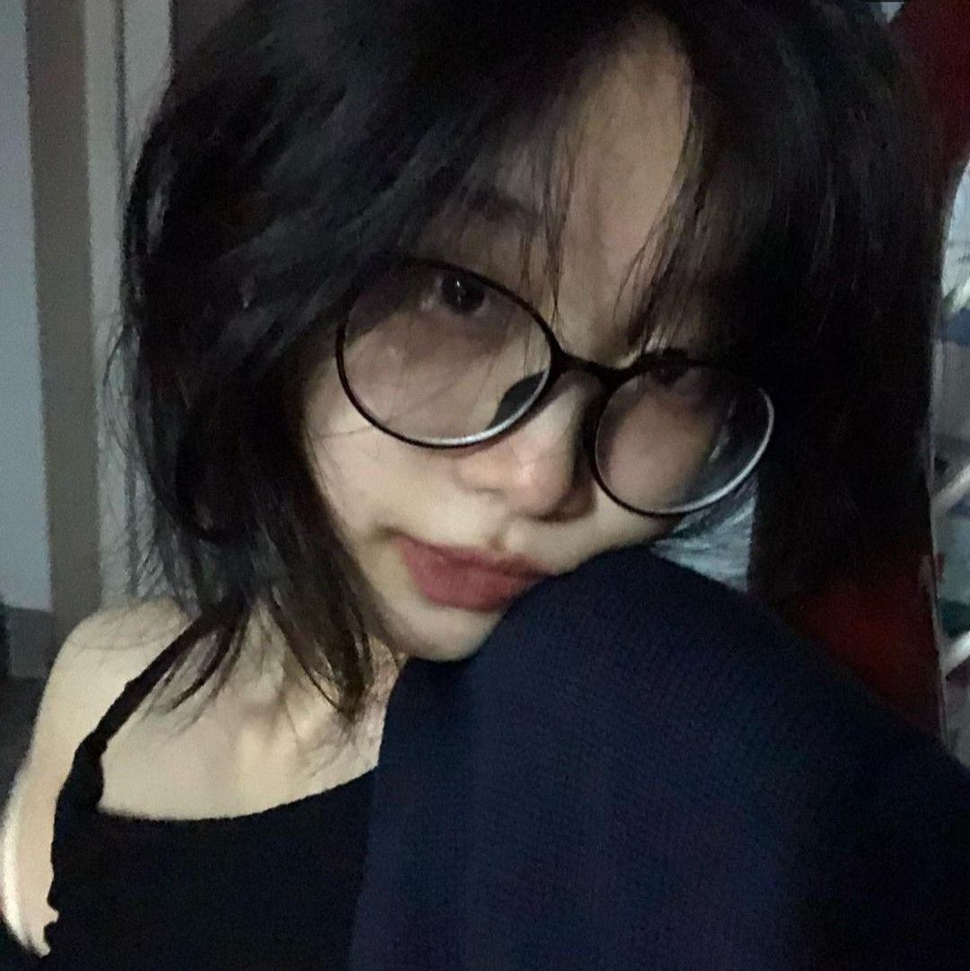 Nét đáng yêu tinh khôi hiện rõ trong từng ảnh gái xinh 2k6