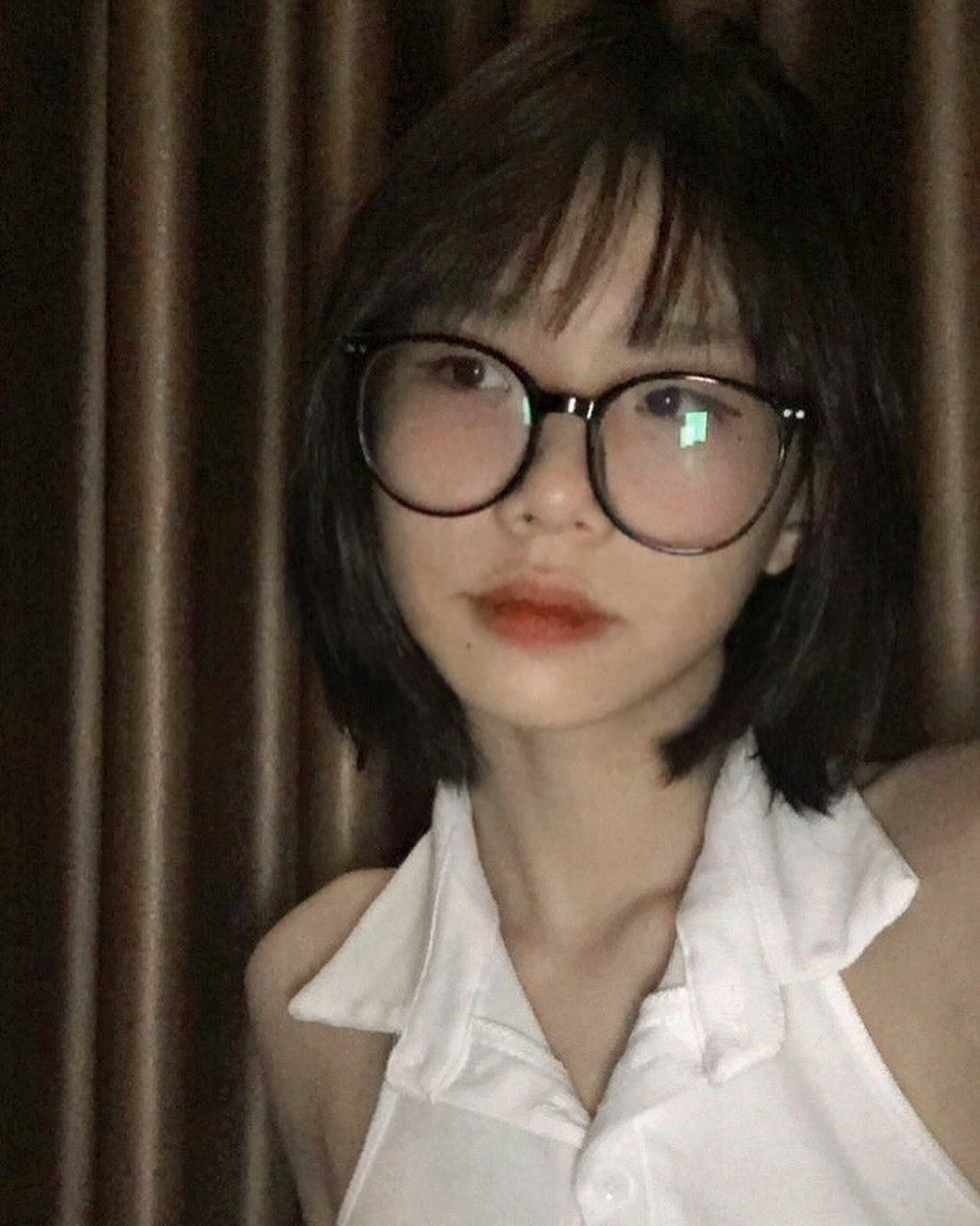 Ảnh gái xinh 2k6 hồn nhiên đáng yêu để lại ấn tượng khó phai trong lòng