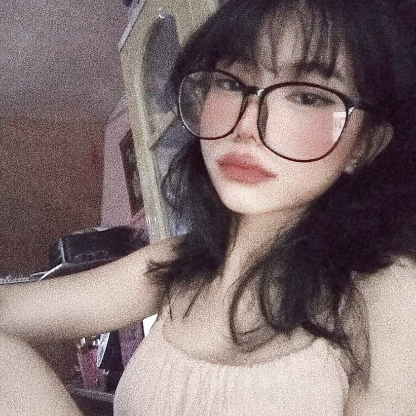 Ảnh gái xinh 2k6 tỏa sáng với nụ cười ngọt ngào làm lòng người xao xuyến