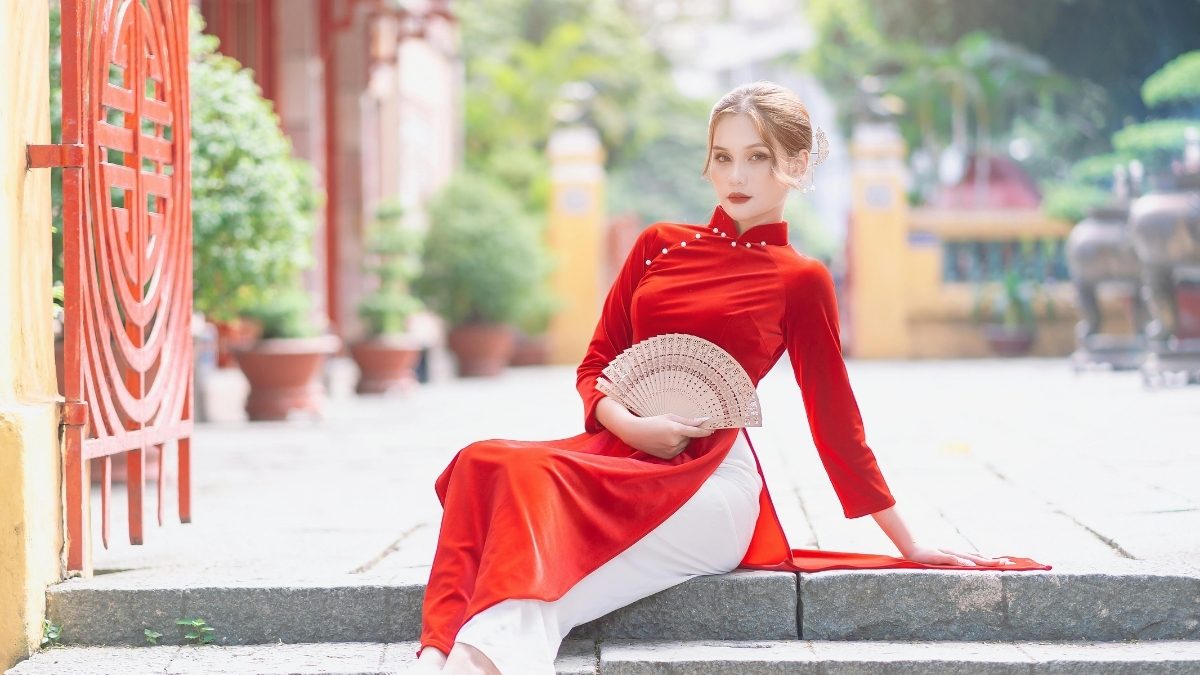 Ảnh cô gái xinh đẹp buồn đau lòng