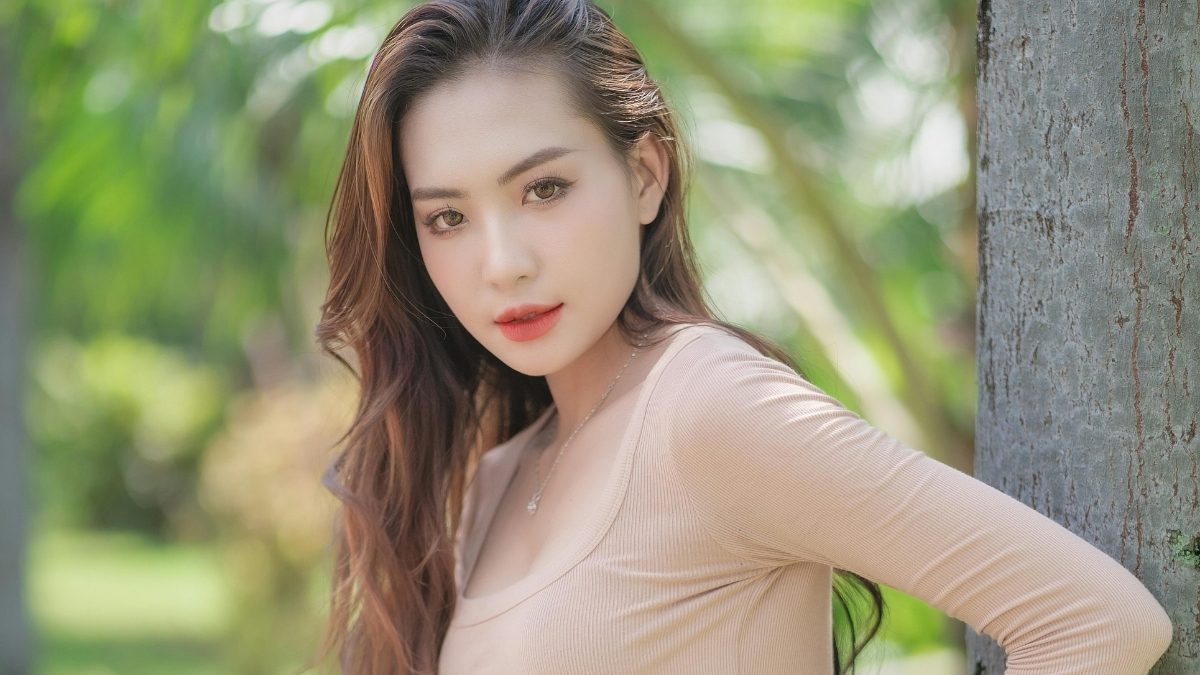 Ảnh cô gái xinh đẹp buồn nhất